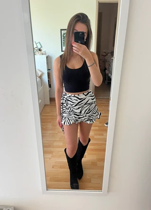 jupe bershka taille xs blanche, marque: Bershka, état: Neuf sans étiquette, taille: XS / 34 / 6, 6,00 €, 7,00 € Protection acheteurs incluse