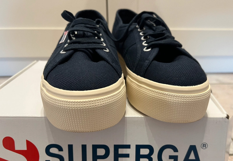 Baskets bleu marine 40 Superga Vinted