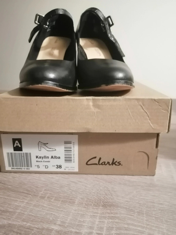 Sapatos clarks cheap