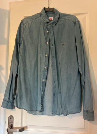 Chemise en jean Lacoste taille S, marque: Lacoste, état: Très bon état, taille: S, 15,00 €, 16,45 € Protection acheteurs incluse