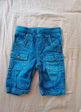 Pantacourt en jean Kidkanai - Taille 24 mois / 86cm, brand: Kid Kanai, condizioni: Ottime, taglia: 18-24 mesi / 86 cm, €1.00, €1.75 include la Protezione acquisti