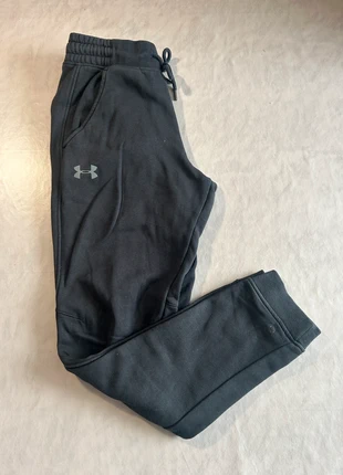 Jogging Under Armour ColdGear – Noir, marke: Under Armour, zustand: Sehr gut, größe: S, 25,00 €, 26,95 € inklusive Vinted-Käuferschutz