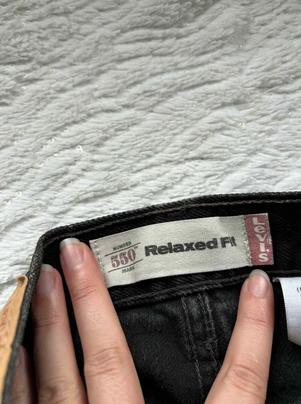 Jean Levi’s femme 550 Relaxed Fit W26 L28 S/36 Gris anthracite noir Mexico US rare y2k 2000s - photo numéro 10