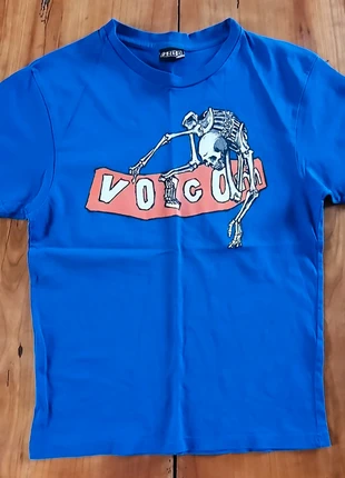 T-shirt Volcom, merk: Volcom, staat: Goed, maat: S, € 5,00, € 5,95 inclusief Kopersbescherming