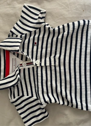 Tommy hilfiger baby shirt maar 56, merk: Tommy Hilfiger, staat: Heel goed, maat: 1-3 maanden / 56 cm, € 5,00, € 5,95 inclusief Kopersbescherming