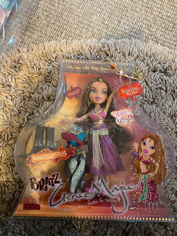 BRATZ GENIE MAGIC MEYGAN HAS A NECKLACE FOR YOU, BONUS GENIE COOL OUTFIT!!!