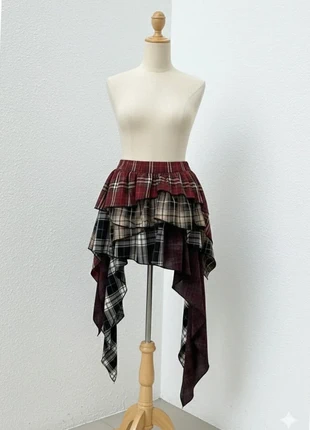 Mini-jupe asymétrique à volants à carreaux style grunge, marke: Darkmira, zustand: Sehr gut, größe: M / 38 / 10, 36,90 €, 39,45 € inklusive Vinted-Käuferschutz