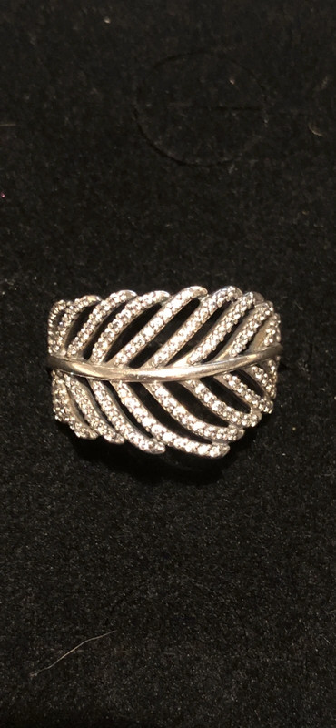 Pandora shop feather ring