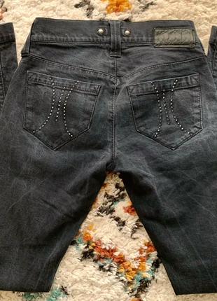 vaquero negro skinny (pitillo) negro de Fornarina, marca: Fornarina, estado: Muy bueno, tamaño: XS / 34 / 6, 13,00 €, 14,35 € Protección al comprador incluida