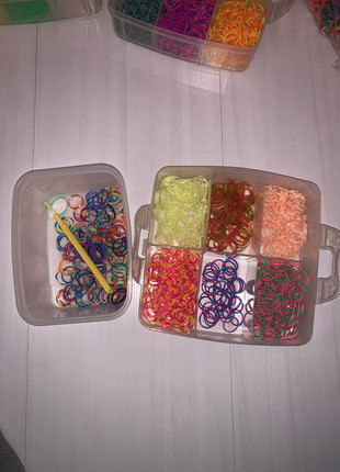 élastiques pour bracelet avec l’outil, condizioni: Ottime, €8.00, €9.10 include la Protezione acquisti