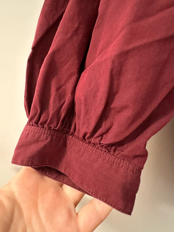 burgundy blouse Uniqlo 4