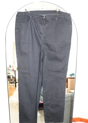 Pantalon Noir Jambe Droite T48 Goldner, merk: Atelier Goldner Schnitt, staat: Heel goed, maat: 4XL / 48 / 20, € 10,00, € 11,20 inclusief Kopersbescherming