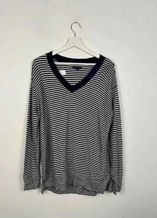 Pull Col V Tommy Hilfiger Femme | Taille L | Marine & Blanc | Très Bon État | PTF40, marke: Tommy Hilfiger, zustand: Sehr gut, größe: L / 40 / 12, 12,00 €, 13,30 € beinhaltet Vinted-Käuferschutz Pro