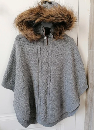 Poncho fille 14 ans Okaïdi gris capuche fausse fourrure / Girl poncho / Cape / Poncho Mädchen, brand: Okaïdi, condition: Very good, size: 14 years / 164 cm, €5.00, €5.95 includes Buyer Protection