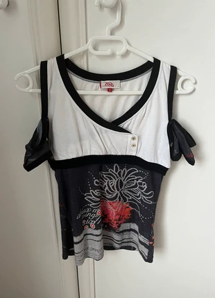 Tee-shirt détails épaules, brand: 2026, condition: Very good, size: M / 38 / 10, €10.00, €11.20 includes Buyer Protection