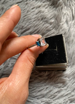 Anillo de plata con piedra azul, y zirconias., estado: Muy bueno, tamaño: 17,3 mm Ø / 14,5, 30,00 €, 32,20 € Protección al comprador incluida