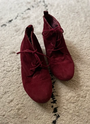 Chaussures en lacets en suédine bordeaux 38, marque: Atmosphere, état: Très bon état, taille: 38, 11,00 €, 12,25 € Protection acheteurs incluse