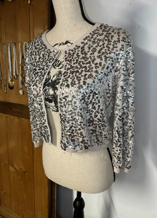 Petit gilet beige à sequins argenté h&m taille XS, marque: H&M, état: Très bon état, taille: XS / 34 / 6, 12,00 €, 13,30 € Protection acheteurs (Pro) incluse
