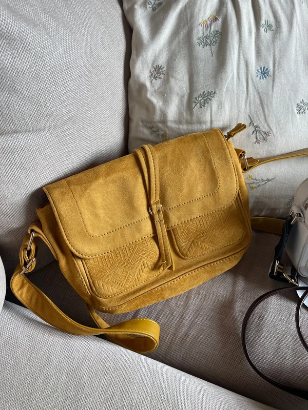 Sacoche jaune cache cache