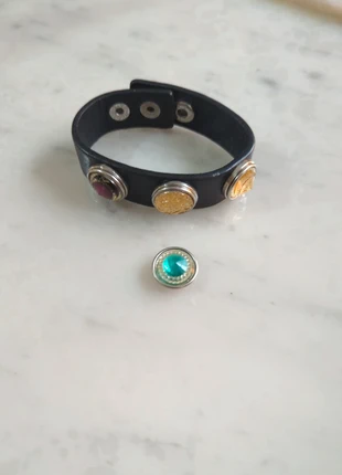 Bracelet a cabochon interchangeables noir et doré multicolore, zustand: Sehr gut, 4,00 €, 4,90 € inklusive Vinted-Käuferschutz