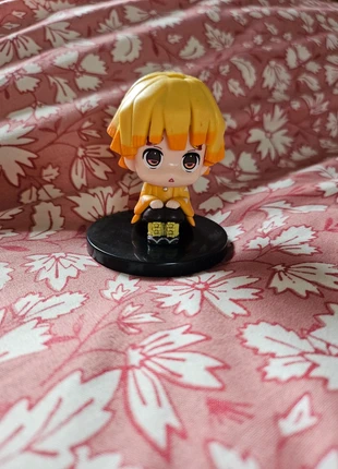 Figurine zenitsu demon slayer, marque: Demon Slayer, état: Très bon état, taille: Taille unique, 3,00 €, 3,85 € Protection acheteurs incluse