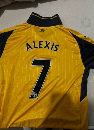 Alexis Sanchez 2018 jersey, brand: Sanchez, condition: New without tags, size: L, £22.00, £23.80 includes Buyer Protection