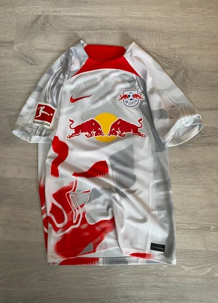 Maillot RB Leipzig 2022-23 DM1845-101, brand: Nike, condizioni: Nuovo senza cartellino, taglia: S, €35.00, €37.45 include la Protezione acquisti