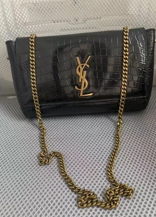 Saint Laurent YSL Reversible Chain Shoulder Bag, marca: Saint Laurent, estado: Muy bueno, 655,00 €, 688,45 € Protección al comprador incluida