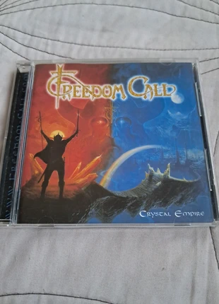 Freedom Call crystal empire, staat: Heel goed, € 8,00, € 9,10 inclusief Kopersbescherming