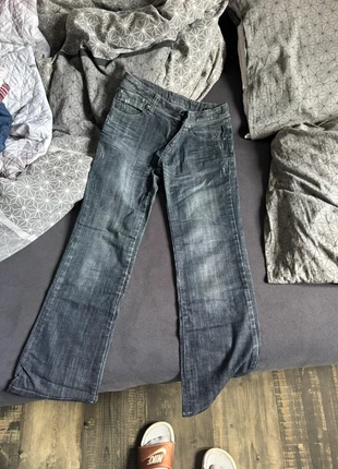 Straight fit jeans, staat: Heel goed, maat: XS, € 8,00, € 9,10 inclusief Kopersbescherming