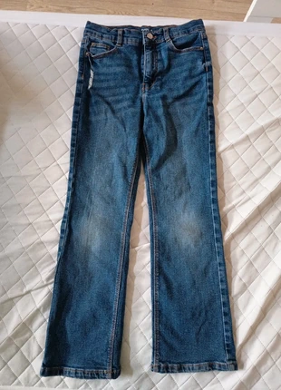 Jean flare Kiabi 8 ans, marca: Kiabi, estado: Muito bom, tamanho: 8 anos / 128 cm, €5.00, €5.95 inclui Proteção do Comprador