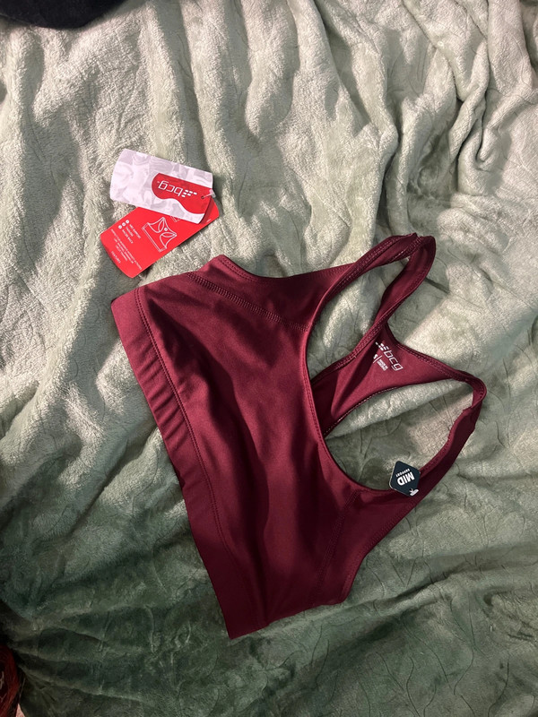 NWT sports bra 1