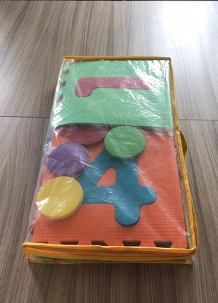 Marelle en mousse, marque: Inconnu, état: Très bon état, 10,00 €, 11,20 € Protection acheteurs incluse