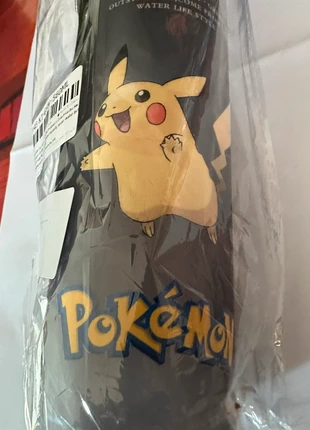Gourde Pokémon pikachu, marke: Pokémon, zustand: Neu, mit Etikett, 12,00 €, 13,30 € inklusive Vinted-Käuferschutz