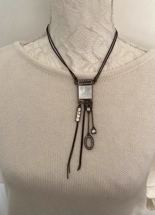 Joli collier stylé noir strass TBE, marke: Inconnu, zustand: Sehr gut, 12,00 €, 13,30 € inklusive Vinted-Käuferschutz