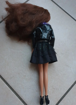 Coffret Poupee Barbie Fashionistas Barbie Noire : Daisy Love Robe