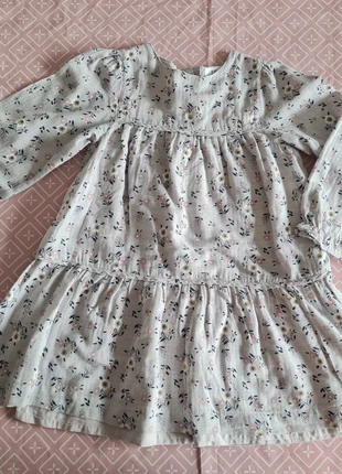 Vestido floral com forro, merk: ZY, staat: Heel goed, maat: 4 jaar / 104 cm, € 4,00, € 4,90 inclusief Kopersbescherming