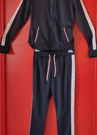 Tuta H&M 12/14/Jogging H&M 12/14 ans, brand: H&M, condizioni: Nuovo senza cartellino, taglia: 14 anni / 164 cm, €22.00, €23.80 include la Protezione acquisti