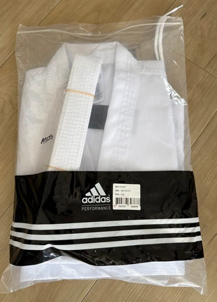 Anzug adidas neu, brand: adidas, condizioni: Nuovo con cartellino, €30.00, €32.20 include la Protezione acquisti