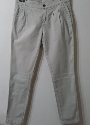 Pantaloni Benetton modello classico 💯 , brand: United Colors of Benetton, condizioni: Ottime, taglia: L / IT 44 / EU 40, €5.00, €5.95 include la Protezione acquisti