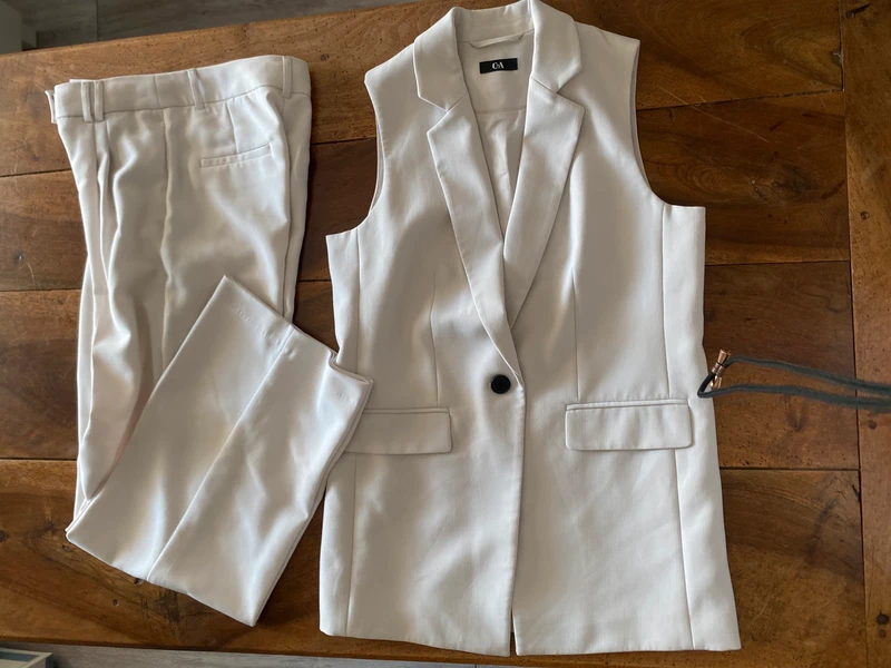 Ensemble Tailleur pantalon avec veste sans manches - photo numéro 2