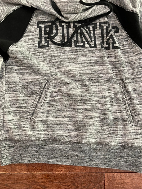 VS pink hoodie 4