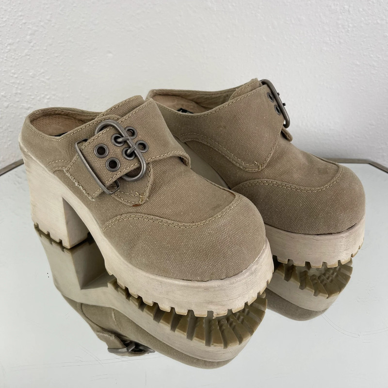 L.E.I. Vintage Y2K Tan Beige Fabric Chunky Platform Buckle Heeled Mule Shoes 3