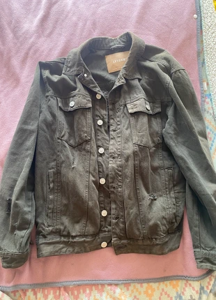 Casaco Verde Rasgado Y2K, marca: Pull & Bear, estado: Muy bueno, tamaño: XL, 4,50 €, 5,43 € Protección al comprador incluida