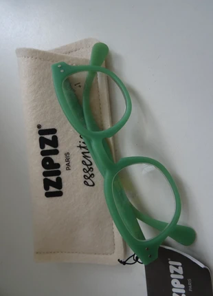 Lunettes de lecture +1 vert pomme #C Izipizi Neuf, brand: IZIPIZI, condition: Very good, €12.00, €13.30 includes Buyer Protection Pro