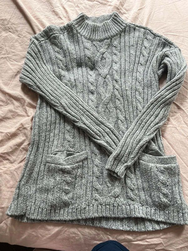 Abercrombie sweater 1