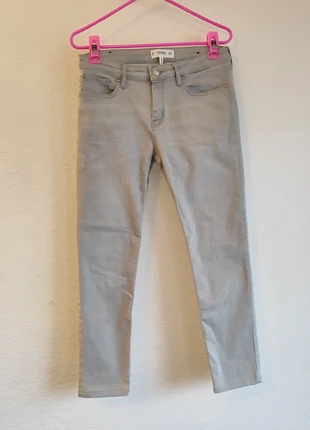 Pantalón vaquero de Mango gris, modelo olivia, Talla 40 / W30, merk: Mango, staat: Heel goed, maat: L / 40 / 12, € 5,00, € 5,95 inclusief Kopersbescherming