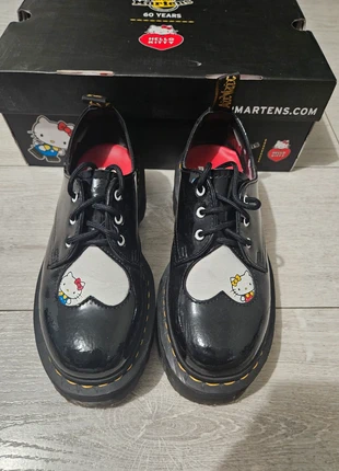 Dr. Martens 1461 Quad Hello Kitty Edition limitée 60e anniversaire Sanrio, marca: Dr. Martens, estado: Muito bom, tamanho: 37, €100.00, €105.70 inclui Proteção do Comprador