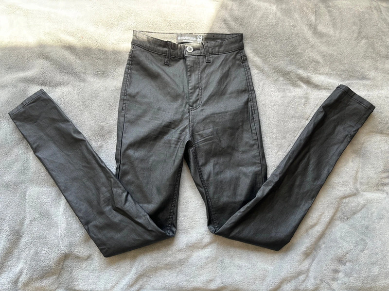 Czarne „skórzane” jeansy (legginsowate) 1