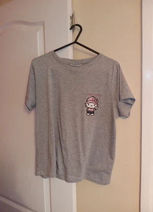 Hello Kitty T-shirt, brand: Hello Kitty, condition: Very good, size: M / UK 12-14, £3.00, £3.85 includes Buyer Protection
